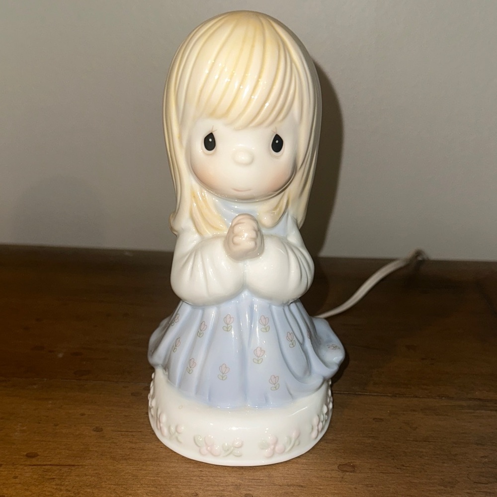 Precious Moments Praying Girl Night Light, 1990